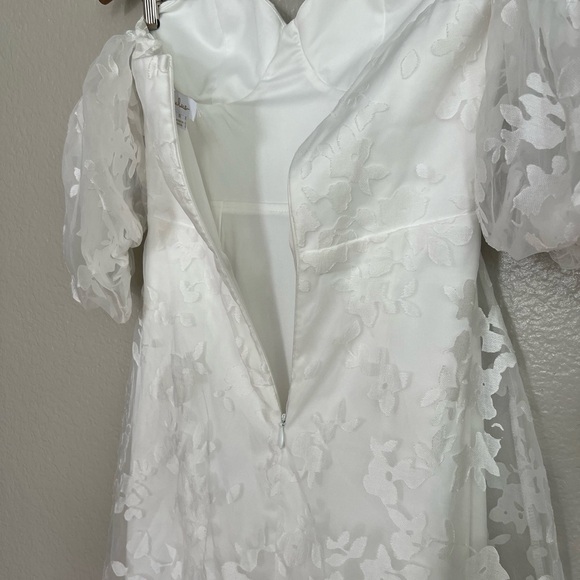 NWOT Romantic Dedication White Floral Off-the-Shoulder Maxi Dress - Picture 8 of 11